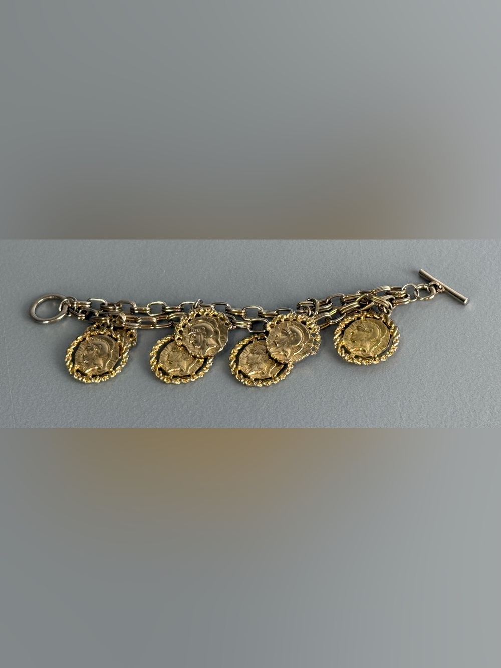Vintage Gold Tone Round Link Chain Coin Dangle Charm Bracelet Toggle Clasp